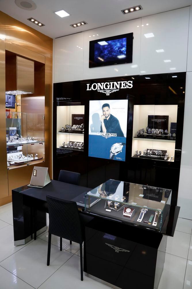 WorldTime Signature inaugura renovado Premium Shop in Shop de Longines