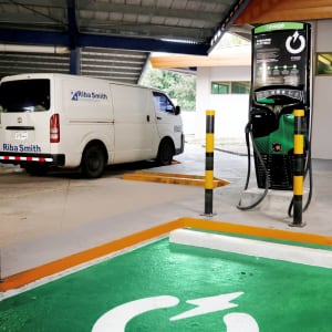 Inician instalación de 200 estaciones de carga de autos eléctricos en todo Panamá