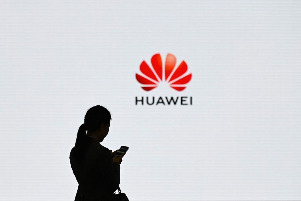 Trump suavizará el veto contra Huawei