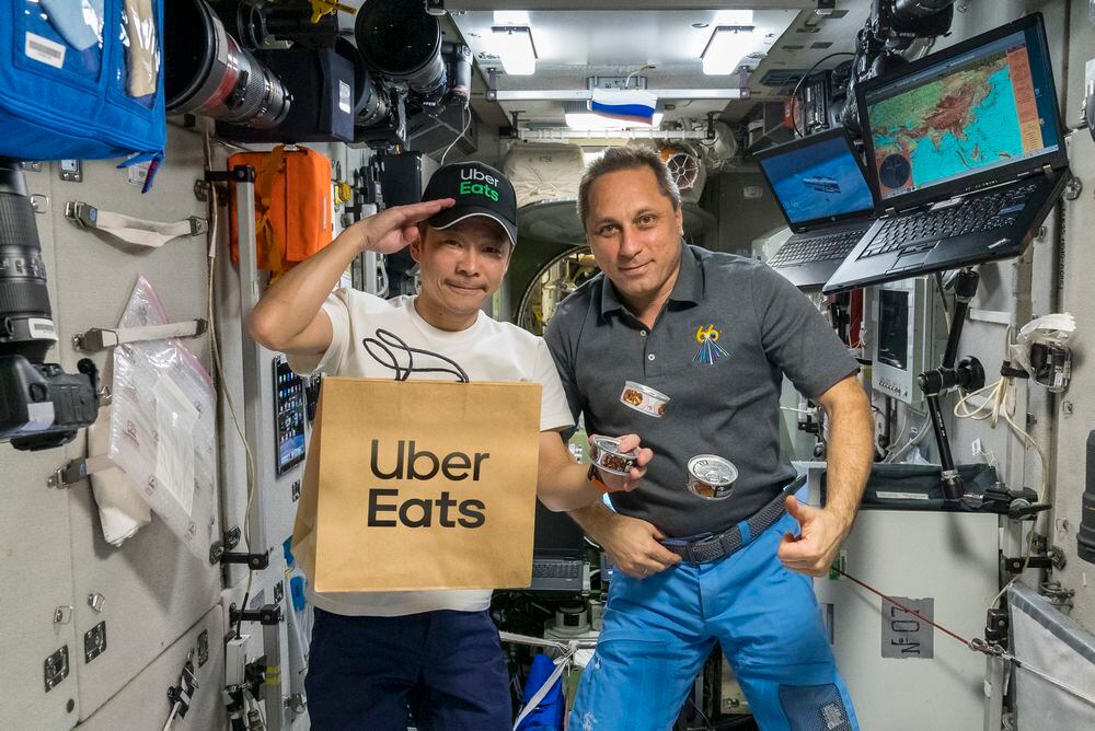 Uber Eats se las ingenia y logra hacer delivery en el espacio